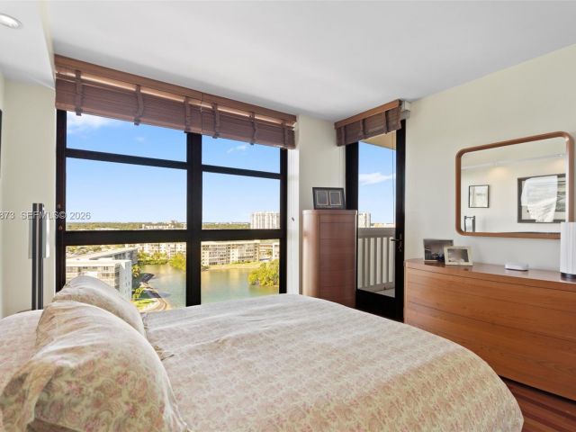 Apartment for rent  Unit #1209 - photo 7487677