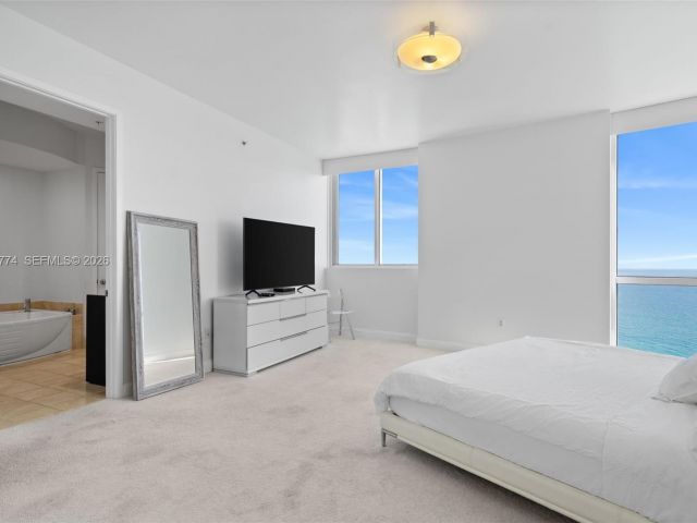 Apartment for rent  Unit #4709 - photo 7519217