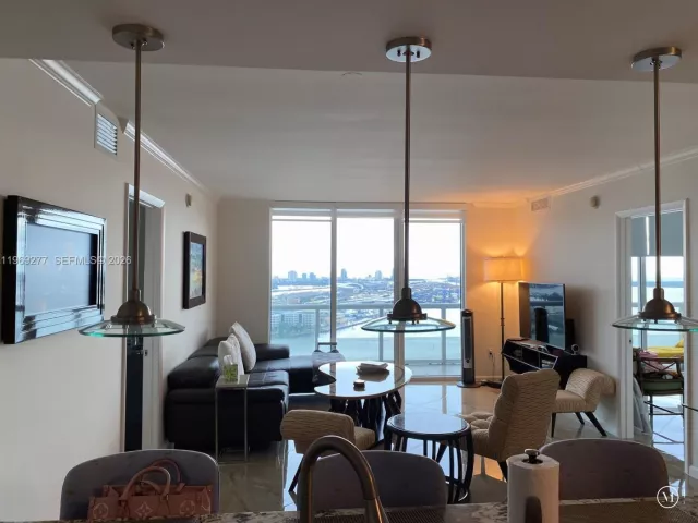 2-bedroom condo for rent in Miami - 50 Biscayne Blvd 3508 - MondialRealty