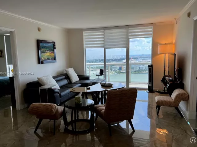 2-bedroom condo for rent in Miami - 50 Biscayne Blvd 3508 - MondialRealty