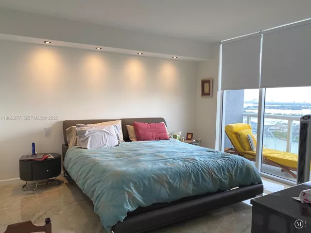 2-bedroom condo for rent in Miami - 50 Biscayne Blvd 3508 - MondialRealty