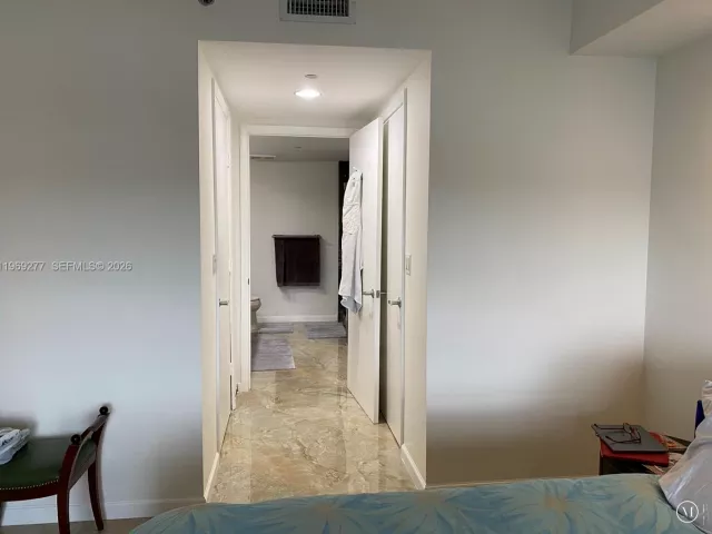 2-bedroom condo for rent in Miami - 50 Biscayne Blvd 3508 - MondialRealty