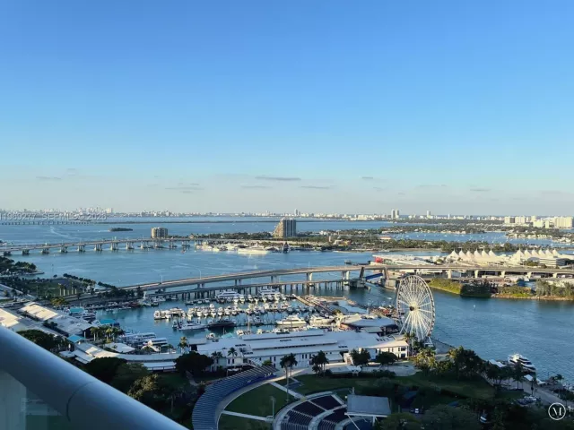 2-bedroom condo for rent in Miami - 50 Biscayne Blvd 3508 - MondialRealty