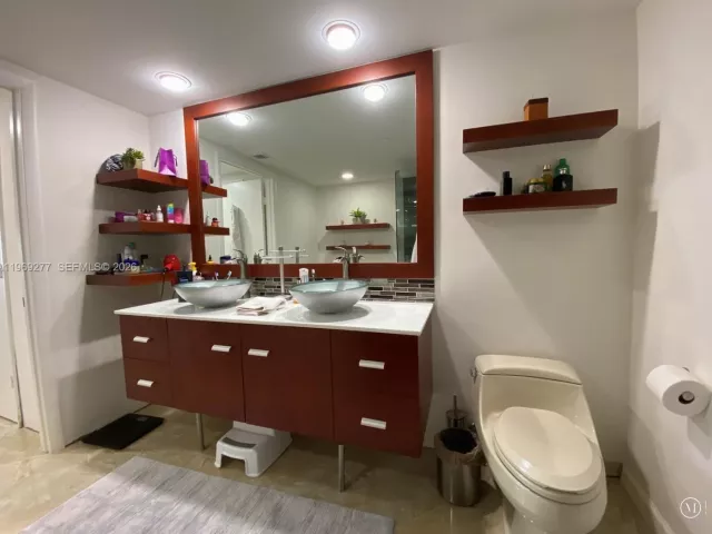 2-bedroom condo for rent in Miami - 50 Biscayne Blvd 3508 - MondialRealty