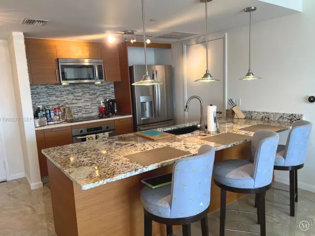 2-bedroom condo for rent in Miami - 50 Biscayne Blvd 3508 - MondialRealty