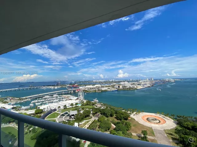 2-bedroom condo for rent in Miami - 50 Biscayne Blvd 3508 - MondialRealty