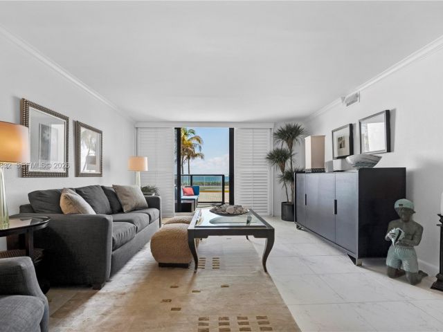 Apartment for sale  Unit #201 - photo 7453756