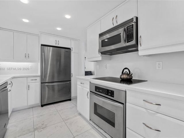 Apartment for sale  Unit #201 - photo 7453768