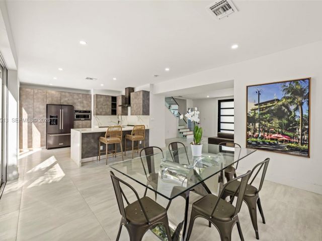 Home for rent at 3166 Royal Palm Ave - photo 7469381