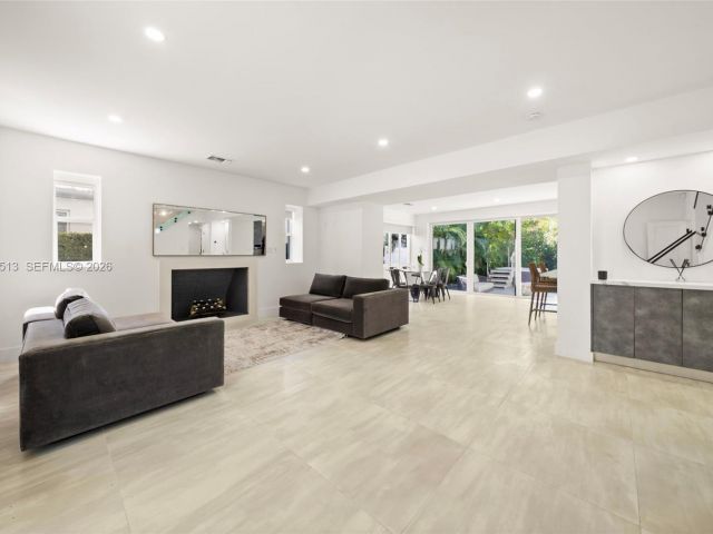 Home for rent at 3166 Royal Palm Ave - photo 7469383