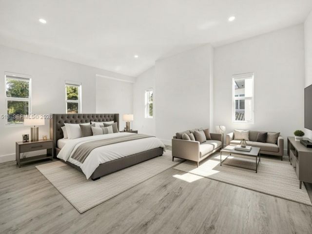 Home for rent at 3166 Royal Palm Ave - photo 7469385