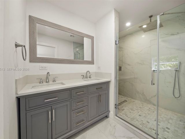 Home for rent at 3166 Royal Palm Ave - photo 7469393