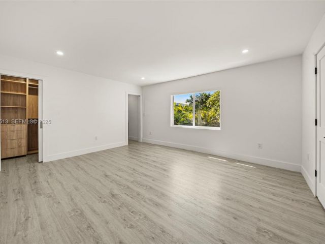 Home for rent at 3166 Royal Palm Ave - photo 7469395