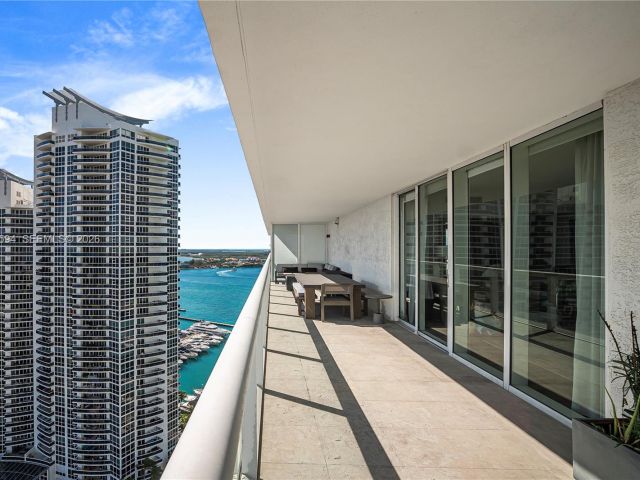 Apartment for rent  Unit #2710 - photo 7508873