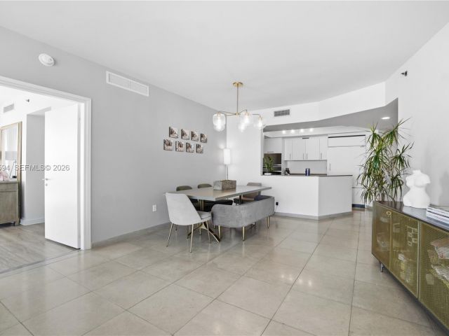 Apartment for rent  Unit #2710 - photo 7508885