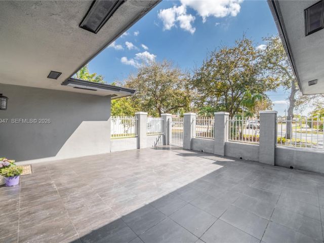 Home for rent at 2121 NE 62nd St - photo 7483646