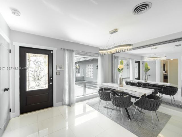 Home for rent at 2121 NE 62nd St - photo 7483649