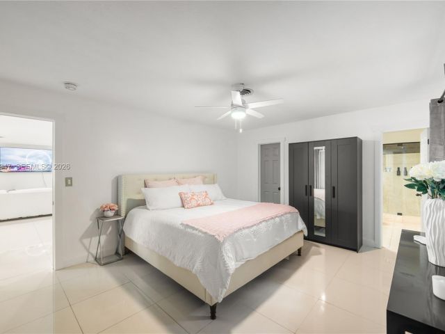 Home for rent at 2121 NE 62nd St - photo 7483660