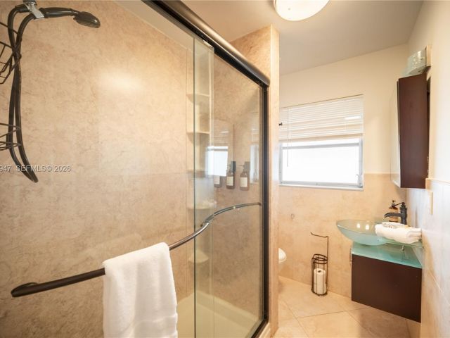 Home for rent at 2121 NE 62nd St - photo 7483666