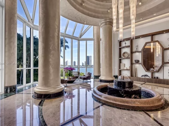 5-bedroom condo for sale in Aventura - 3000 Island Blvd 2902 - MondialRealty