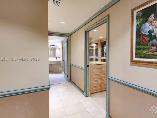 5-bedroom condo for sale in Aventura - 3000 Island Blvd 2902 - MondialRealty