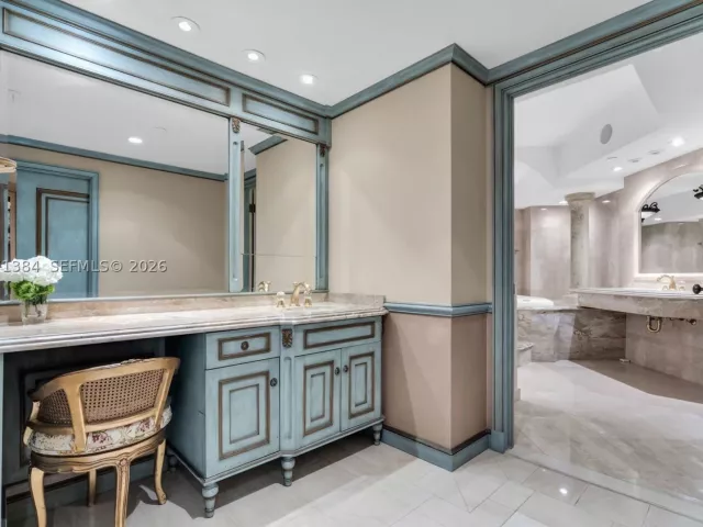 5-bedroom condo for sale in Aventura - 3000 Island Blvd 2902 - MondialRealty