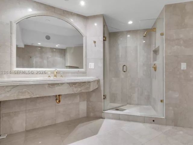 5-bedroom condo for sale in Aventura - 3000 Island Blvd 2902 - MondialRealty