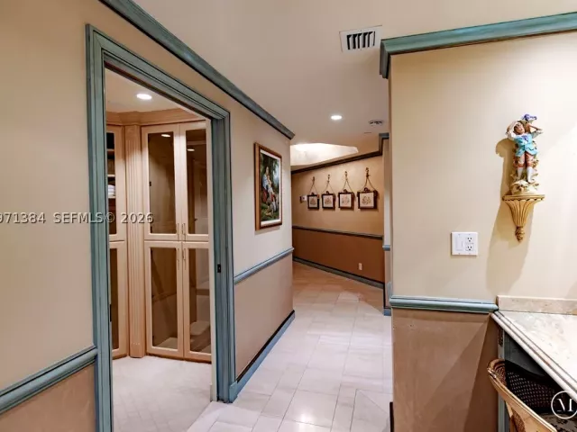 5-bedroom condo for sale in Aventura - 3000 Island Blvd 2902 - MondialRealty
