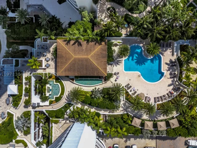 5-bedroom condo for sale in Aventura - 3000 Island Blvd 2902 - MondialRealty