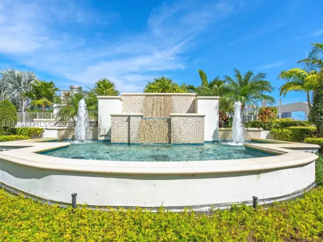 5-bedroom condo for sale in Aventura - 3000 Island Blvd 2902 - MondialRealty