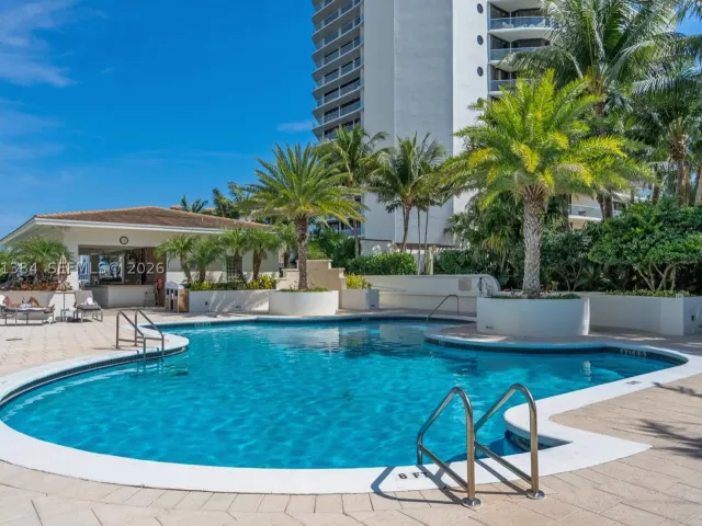 5-bedroom condo for sale in Aventura - 3000 Island Blvd 2902 - MondialRealty
