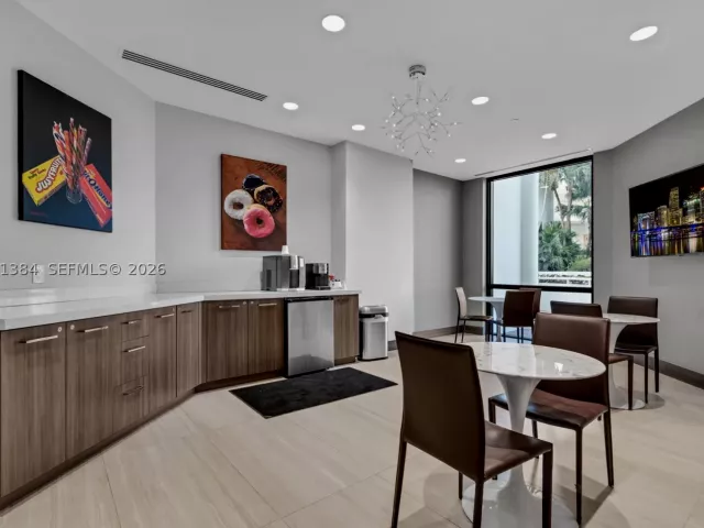 5-bedroom condo for sale in Aventura - 3000 Island Blvd 2902 - MondialRealty