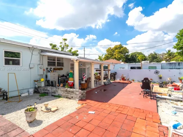 3-bedroom home for sale in Miami - 801 OPA LOCKA BLVD - MondialRealty