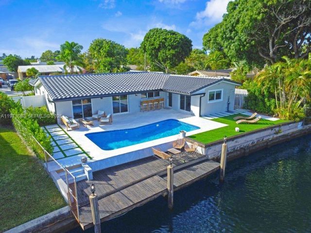 Home for sale at 1810 SW 6th Ave - photo 7478744