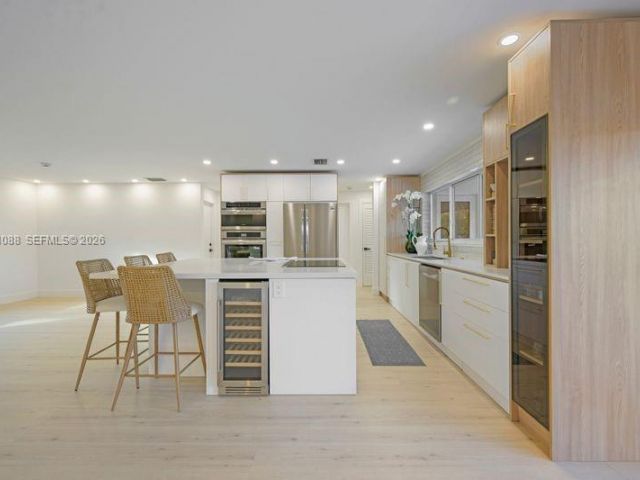 Home for sale at 1810 SW 6th Ave - photo 7478750