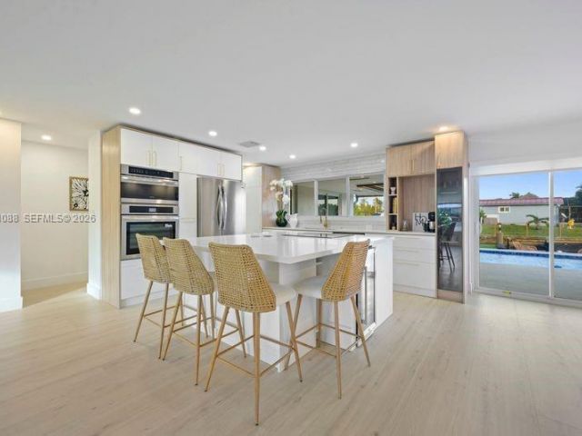 Home for sale at 1810 SW 6th Ave - photo 7478751