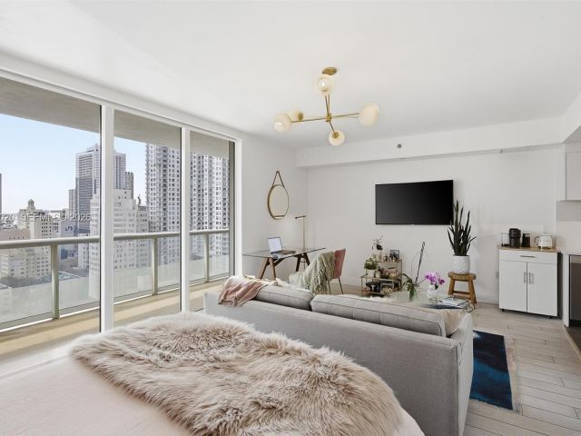 condo for sale in Miami - 50 Biscayne Blvd 1909 - MondialRealty