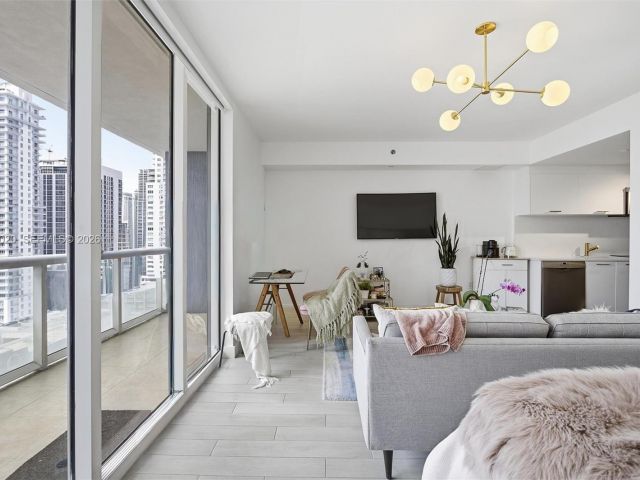 condo for sale in Miami - 50 Biscayne Blvd 1909 - MondialRealty