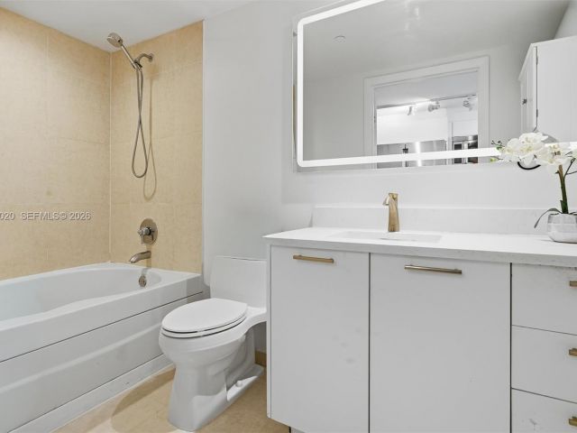 condo for sale in Miami - 50 Biscayne Blvd 1909 - MondialRealty