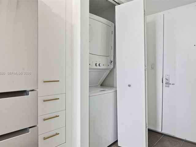 condo for sale in Miami - 50 Biscayne Blvd 1909 - MondialRealty