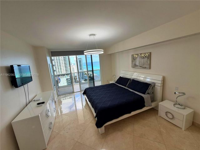 Apartment for rent  Unit #2210 - photo 7499667