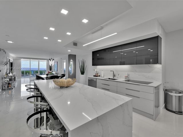 Apartment for sale  Unit #803 - photo 7530819