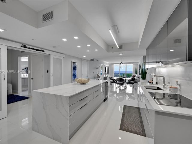 Apartment for sale  Unit #803 - photo 7530820