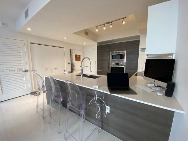 Apartment for sale  Unit #701 - photo 7476122