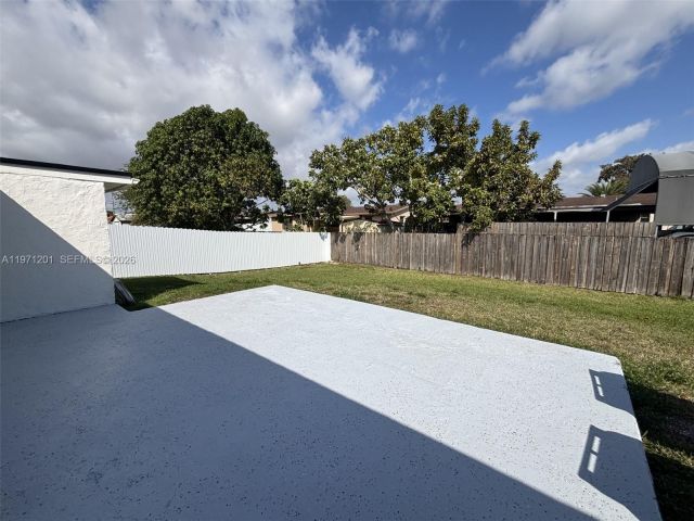 Home for rent at 12501 SW 264th St 0 - photo 7492909