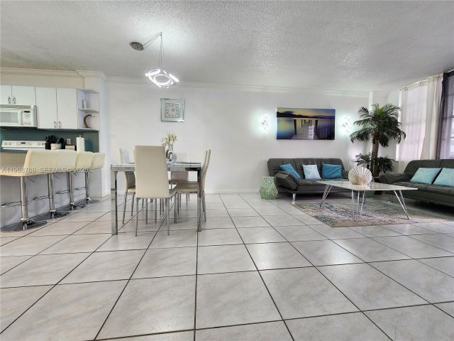 Apartment for sale  Unit #620 - photo 7470058