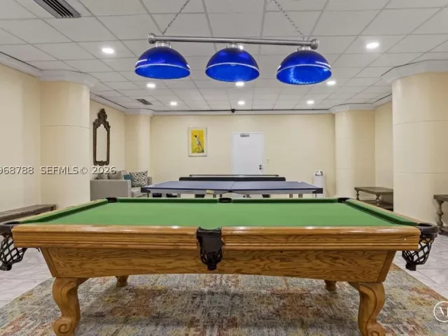 1-bedroom condo for sale in Hollywood - 3725 S Ocean Dr 620 - MondialRealty