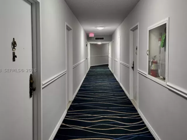 1-bedroom condo for sale in Hollywood - 3725 S Ocean Dr 620 - MondialRealty