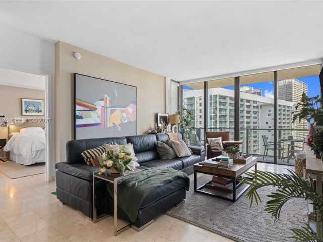 Apartment for sale  Unit #3209 - photo 7509336