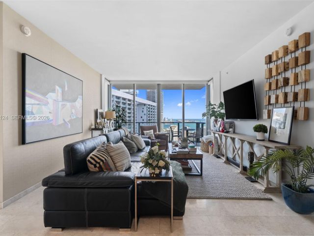 Apartment for sale  Unit #3209 - photo 7509337